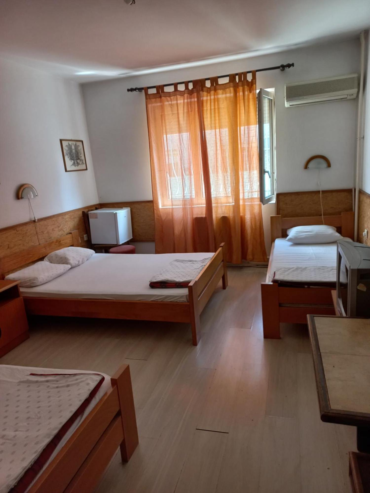 Hotel Duga Novi Sad Ngoại thất bức ảnh