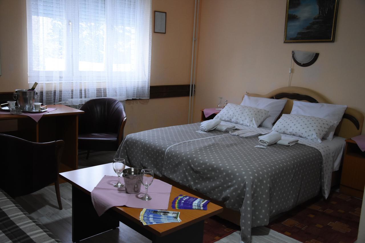 Hotel Duga Novi Sad Ngoại thất bức ảnh